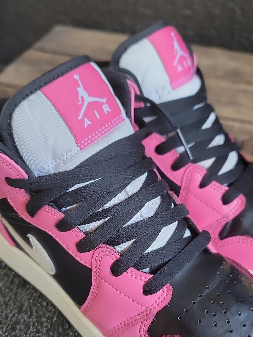 Nike Air Jordan 1 Mid "Pinksicle" Wmns 6.5 Ships Today - Picture 6 of 15